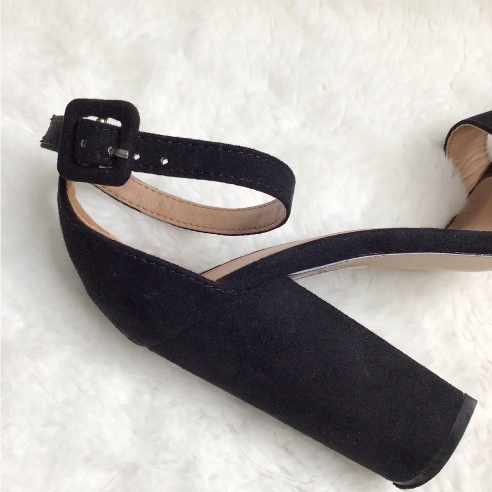 Urban Outfitters Black Faux Suede Ankle Strap Block Heel Sandals Size 8